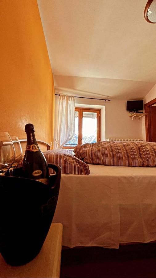 Sasso Nero Hotel Chiesa in Valmalenco Ngoại thất bức ảnh