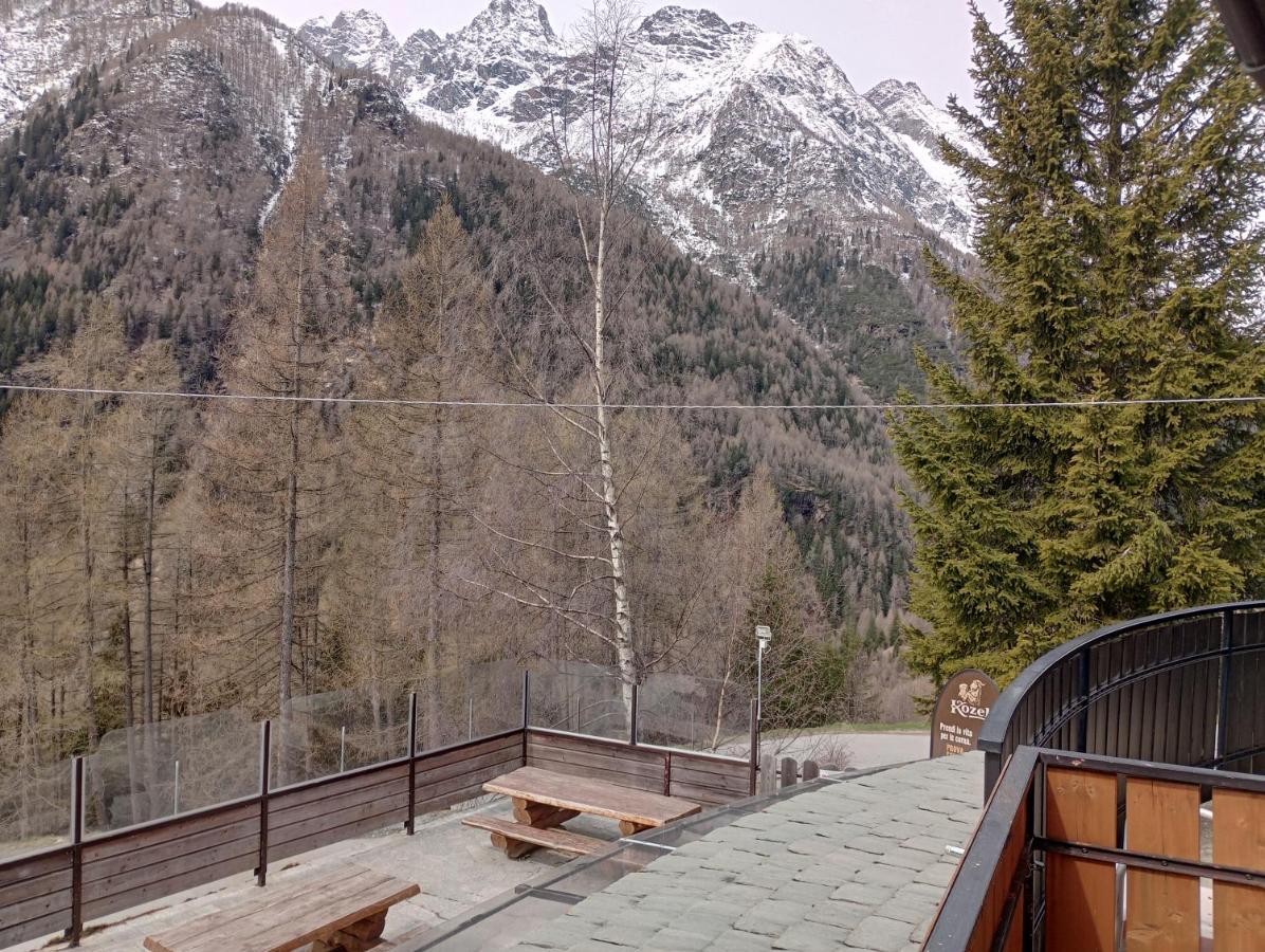 Sasso Nero Hotel Chiesa in Valmalenco Ngoại thất bức ảnh