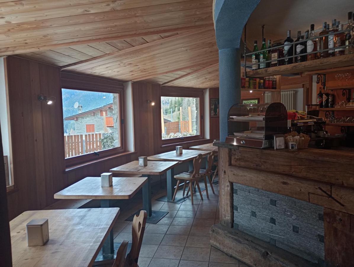 Sasso Nero Hotel Chiesa in Valmalenco Ngoại thất bức ảnh