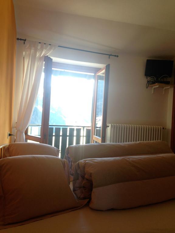 Sasso Nero Hotel Chiesa in Valmalenco Ngoại thất bức ảnh