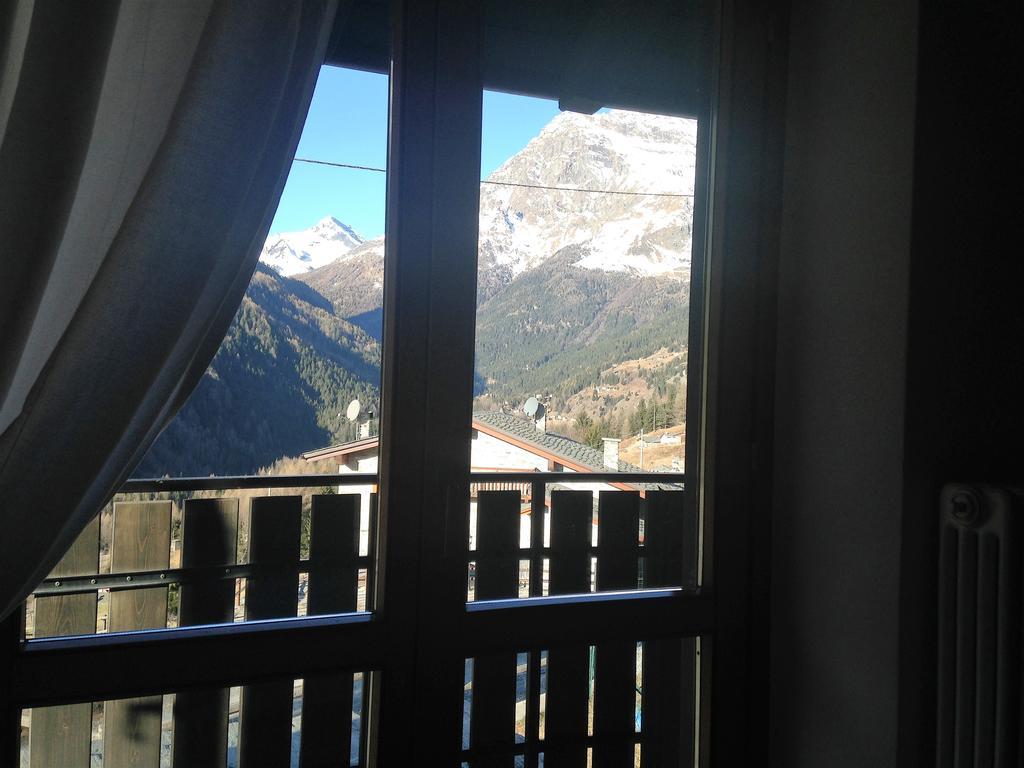 Sasso Nero Hotel Chiesa in Valmalenco Ngoại thất bức ảnh