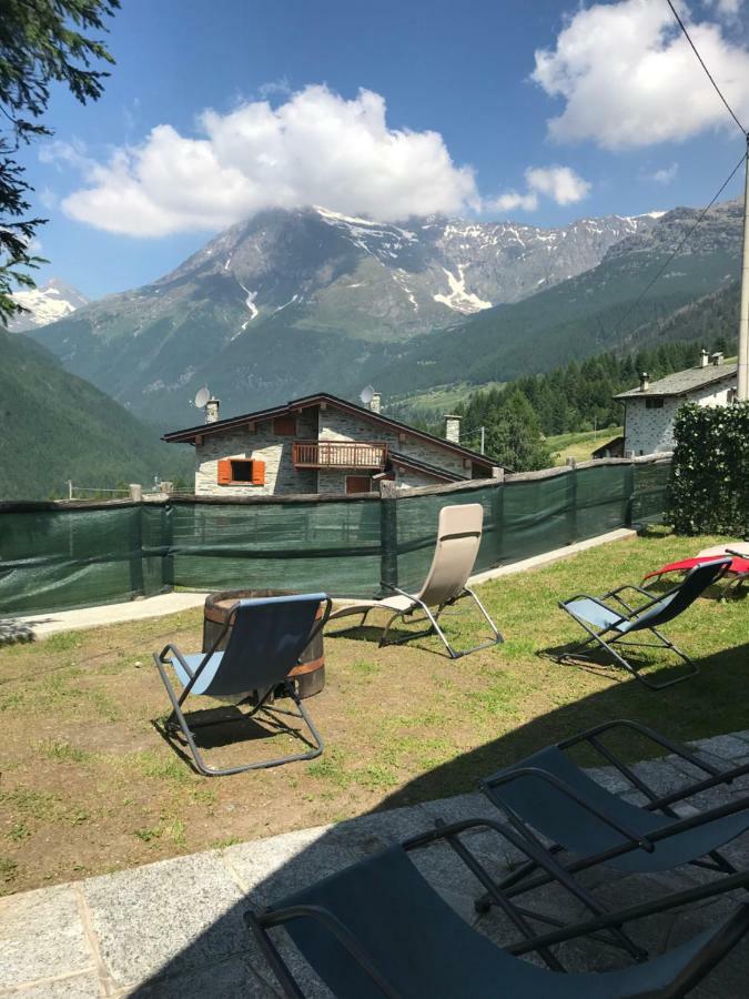 Sasso Nero Hotel Chiesa in Valmalenco Ngoại thất bức ảnh