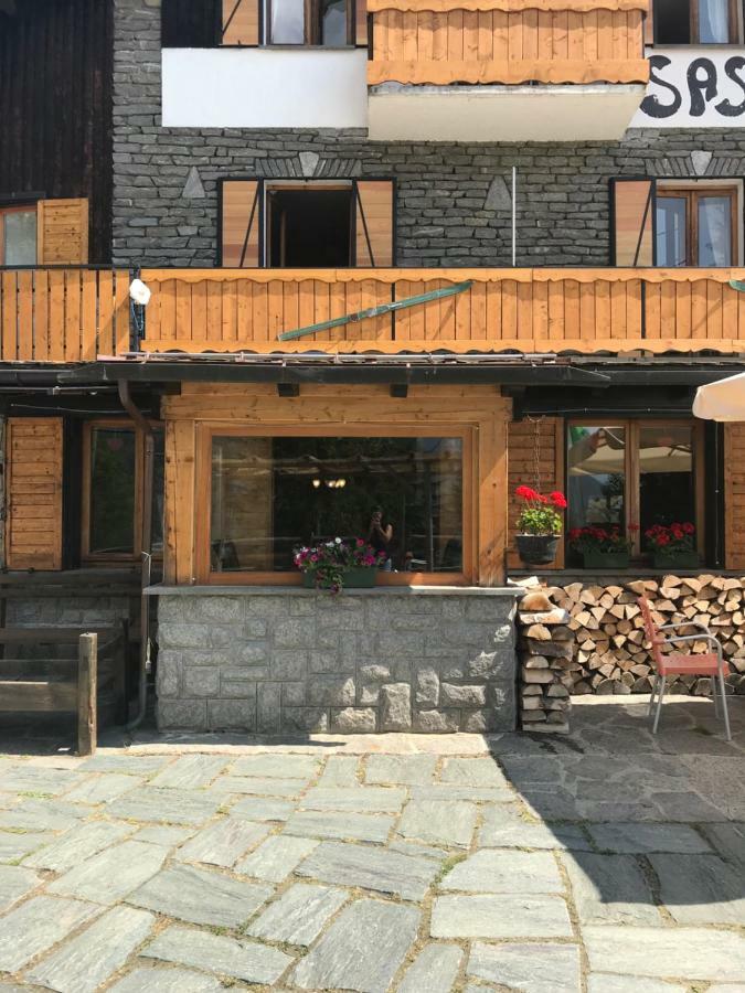Sasso Nero Hotel Chiesa in Valmalenco Ngoại thất bức ảnh